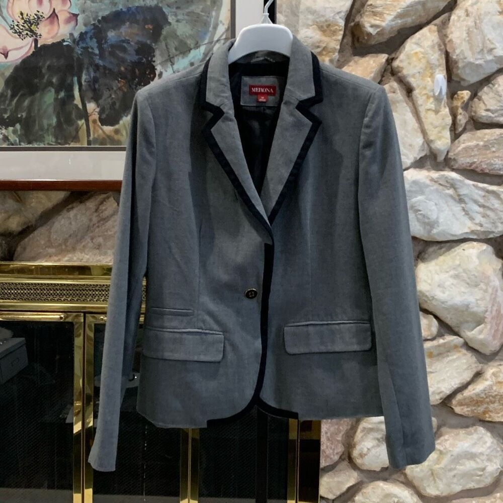Meronaโwomenโs grey blazer with navy piping smart tailored Preppy classic Americ